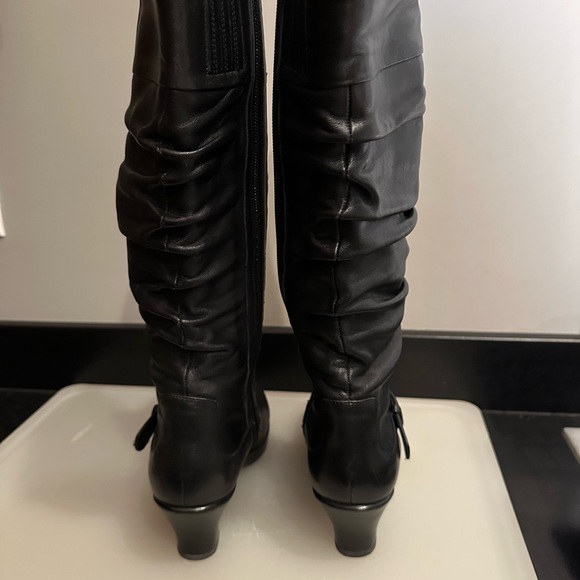 Black Leather Knee-High Boots size 38 - Picture 5 of 8